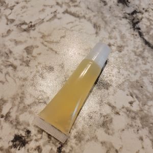 Clear Peach lip gloss